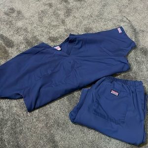 Scrub set